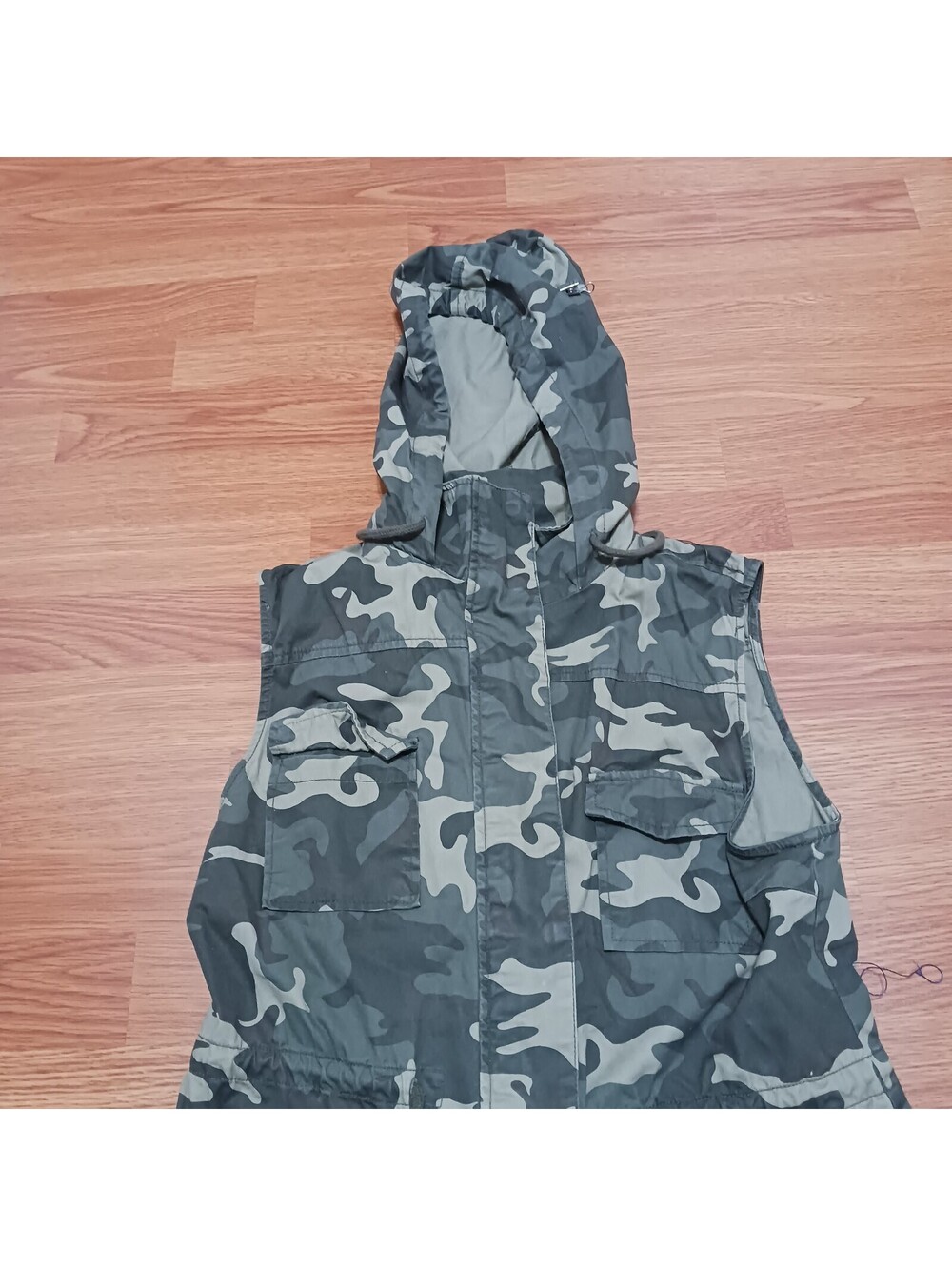 Women's  Fashionable Hooded  Sleeveless Camouflage Vest Medium